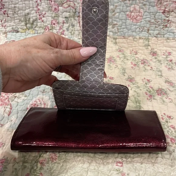 Brighton Paten Leather Wallet - Picture 5 of 7